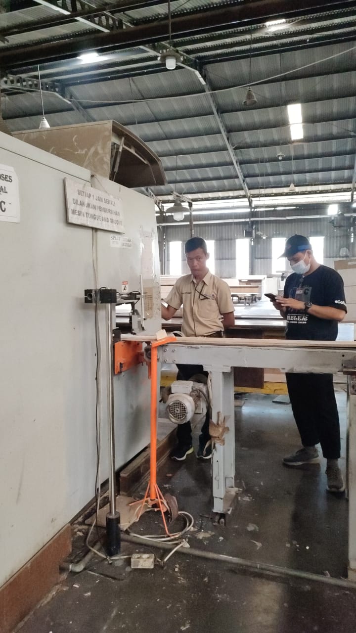 Inkjet Coding Machine Conveyor System Wood Pallate