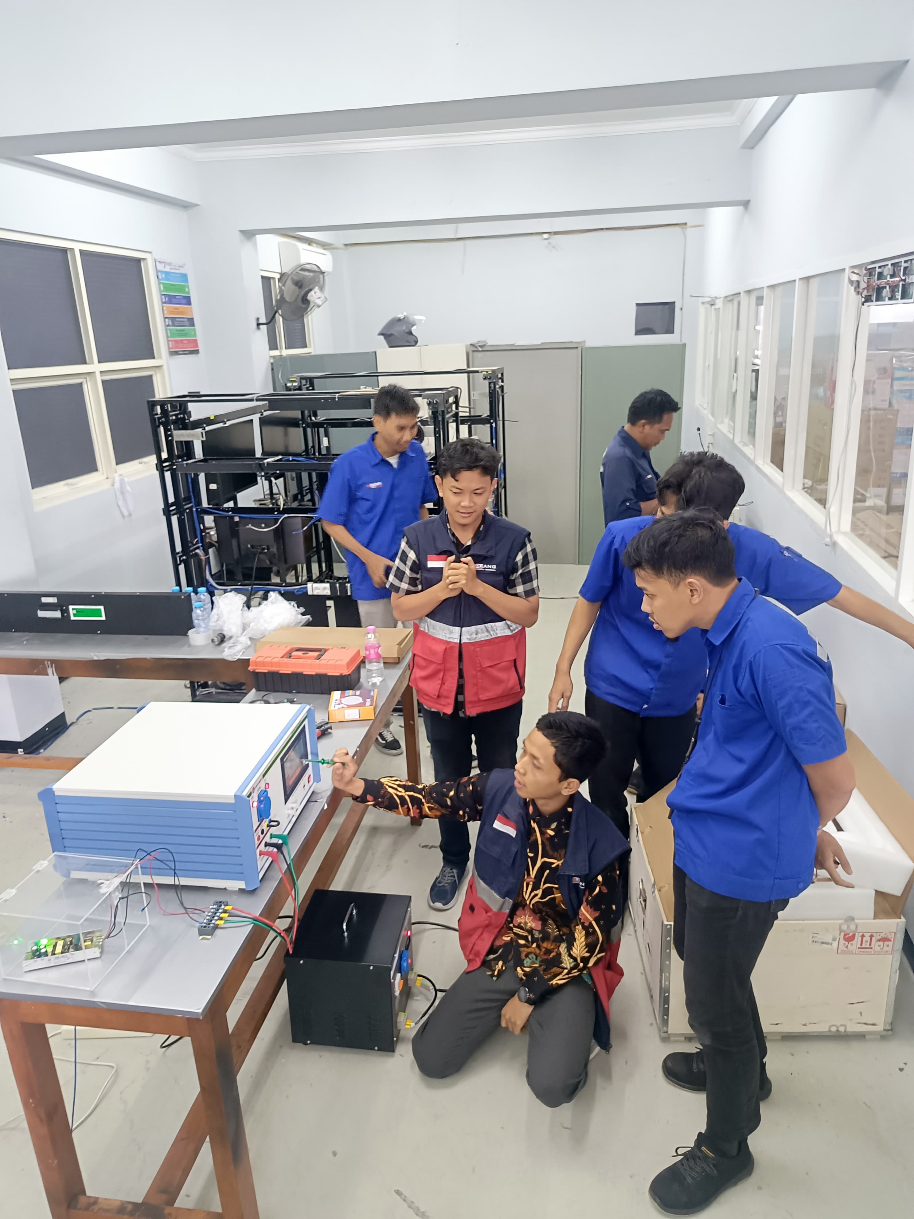 Support Engineer on training Instrument test Lightning Surge Immunity 