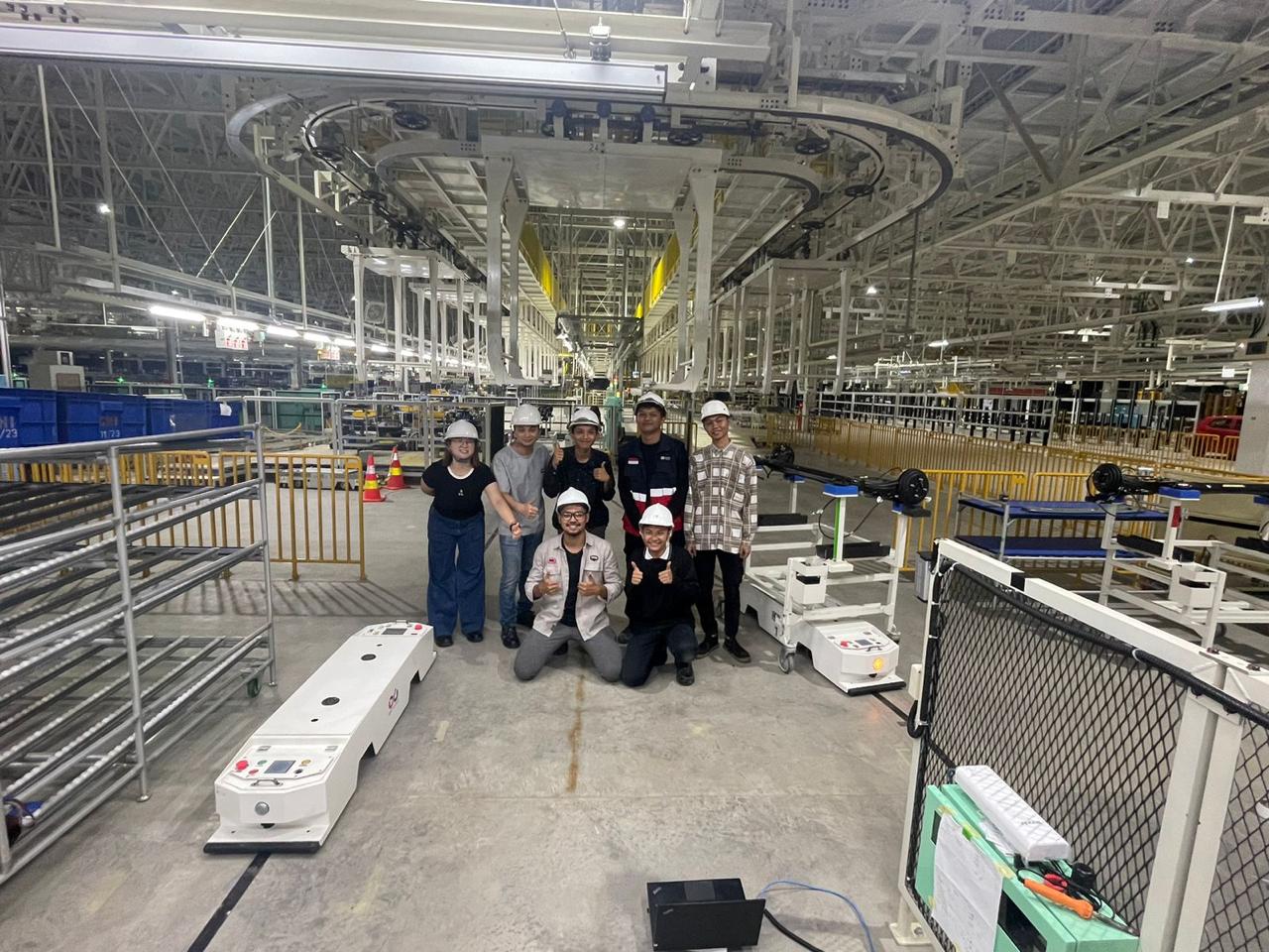 Support Engineer on training Automated guided vehicle